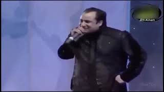 Rahat Fateh reaction while drunk on stage  نشے میں شراب نوشی کرتے ہوئے راحت فتح علی ردعمل