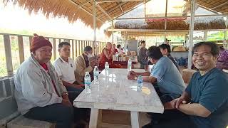 เป็นบุญของร้านก๋วยเตี๋ยวมีหลวงพ่อมาฉันภัตตาหารเช้าพร้อมกับญาติธรรมมากันเต็มร้าน