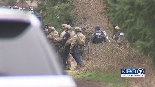 VIDEO: Armed carjacking suspect in custody after fleeing from deputies