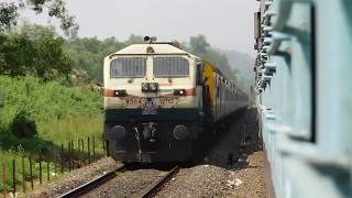 22115 Karmali AC Superfast Express Crossing 01080 Kochuveli Deepavali Special : Konkan Railways