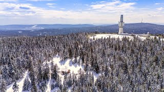 Ein Winterwonderland im Frühling: Der Schneeberg im Fichtelgebirge