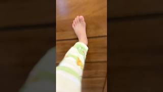 It’s easy to walk on the wall! Try it #nyeong #nyeongsplaytime