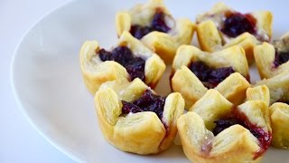 Thanksgiving Leftover Cranberry Sauce and Brie Bites