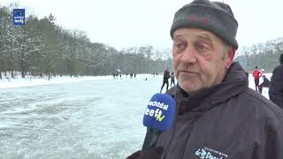 Schaatsplezier in Ommen op de ijsbaan van IJsvereniging de Doorloper