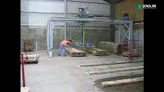 Sticking and desticking layers of wood with automatic stacker