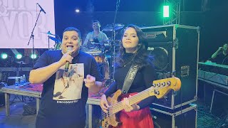 Rayssa Bass Tocando com Banda Som e Louvor