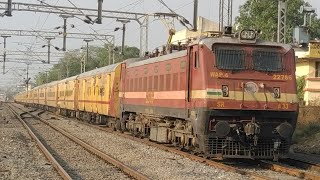 Yesvantpur Lucknow Express(Via Perambur) with AJJ WAP-4