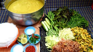 សម្លរប្រហើរនំបញ្ចុក - Cambodian Noodle Soup  Recipe [Samphos Cooking Food]