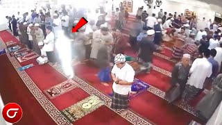 JAMAAH GEMPAR!! Saat Sholat Jumat, Tiba2 Muncul Sosok Bercahaya Di Masjid | Penampakan Malaikat