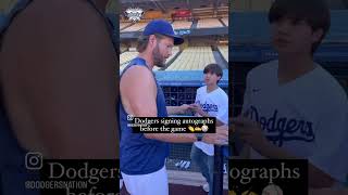 He’s a true man of the people #dodgers #losangeles #baseball #claytonkershaw