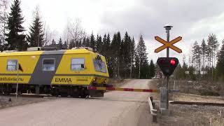 Sweco Finland LIV 75102 passed PIHNARI (km 0409+0961) level crossing @ Parkano