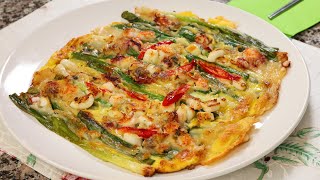 Haemul-pajeon (Green onion pancake with seafood: 해물파전)