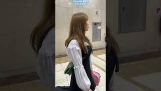 주변 눈치보며 추는 춤-내 여친는 자칭 조용한 관종🤣-#shorts #여자친구 #댄스 #춤 #vlog