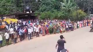 Villagers from Melauli protest outside the Valpoi police station demanding the release