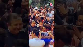 Nita Ambani Gives SRK A Long Hug At Radhika-Anant's Wedding | Ambani Wedding | News18 | N18S #shorts