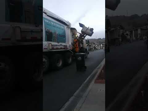 Green Tea In San Jose Garbage Trucks In A Rush Youtube