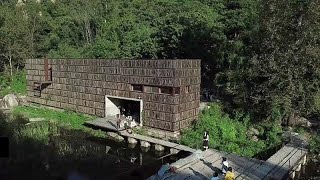 Wooden library lures bookworms to village outside Beijing