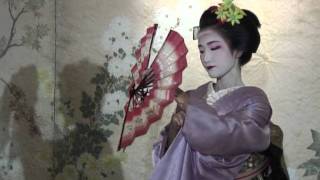 Geisha hit Tokyo for fashion night