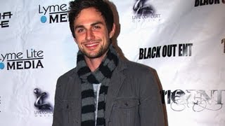 Greek Alum Andrew J. West Books Pivotal Role for the Second Half of The Walking Dead Season 4!