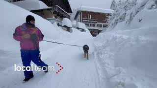 Abetone sommerso dalla neve: più di due metri, camminata