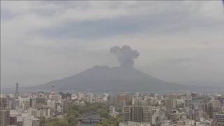 桜島 噴火 2020年05月02日 15時10分 (Sakurajima eruption May 02, 2020 15:10)