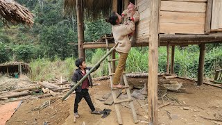 Single mother completes wooden fence - beggar boy lacks parental love | Nhì Free life