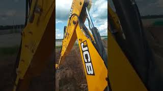 Копаем котлован (JCB 4CX)