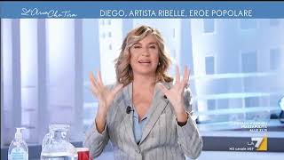 Maradona, Marisa Laurito commossa mostra la sciarpa del Napoli: "Io c'ero, questa è di mio ...
