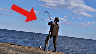 striped bass on the MOVE!!! soaking bloodworms early spring NJ fishing 2024