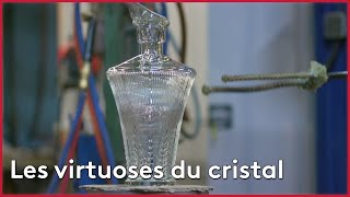 Des souffleurs virtuoses pour une carafe de prestige Lalique