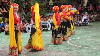 Tari Kreasi Udan Payungan oleh Siswa MTs Negeri 10 Banyuwangi