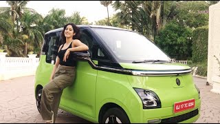 Comet EV | Janhvi Kapoor can't keep calm looking at the MG Comet EV​