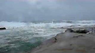 Dee Why beach waves