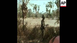 SYND 1-3-73 GOVERNMENT TROOPS ADVANCING ON KHMER ROUGE POSITIONS