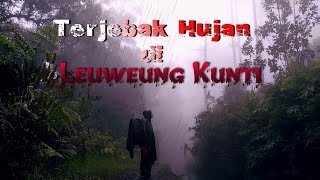 Solo Bushcraft trip. Hujan deras. Explore leuweung kunti (hutan kuntilanak)