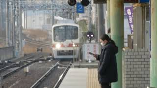 神戸電鉄三田線　岡場駅2番ホームに5000系普通が到着