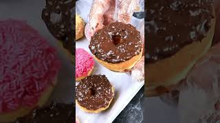 Donat ini dibuat simple tapi empuk tahan lama