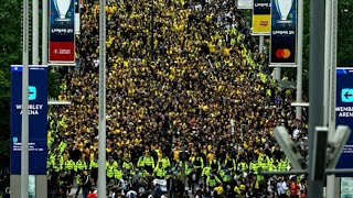 #BVB-Fans auf den Straßen Londons zum #UCL-Finale 🖤💛