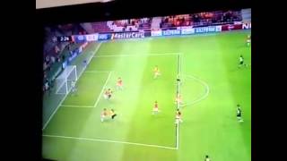 Lukas Podolski   Galatasaray-Arsenal  0-1 amazing goal