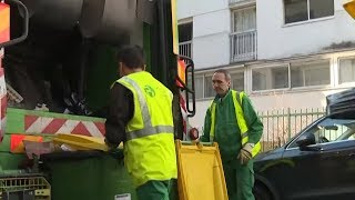 باريس تكافئ عمال النظافة لقيامهم بمهامهم رغم انتشار كورونا 🇫🇷