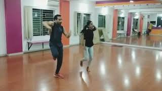 Tarak dance academy...Dhak Dhak karne laga... Aj style