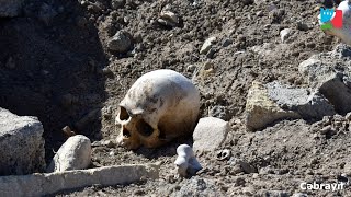 Ətrafa səpilmiş insan sümükləri - Cəbrayılda erməni vandalizmi. A cemetery destroyed by Armenians