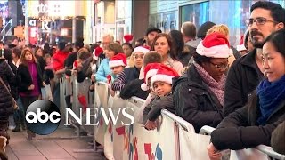 Black Friday Shoppers Get Their Spot in Line Early