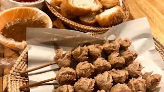 😋 ប្រហិតបំពង ជាមួយ នំបុ័ង | Deep-frying Beef Meatball with Bread 🥖