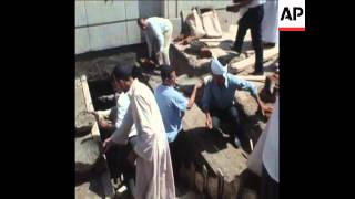 SYND 01/10/70 WORKMEN PREPARE NASSER'S TOMB AT MANSHIET MOSQUE