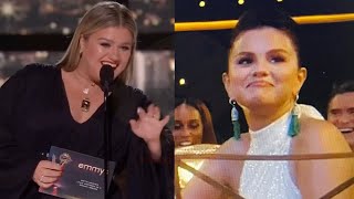 Kelly Clarkson Waved To Selena Gomez At 2022 Emmys