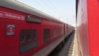 12302 Howrah Rajdhani Overtaking 12802 Purushottam SF Express