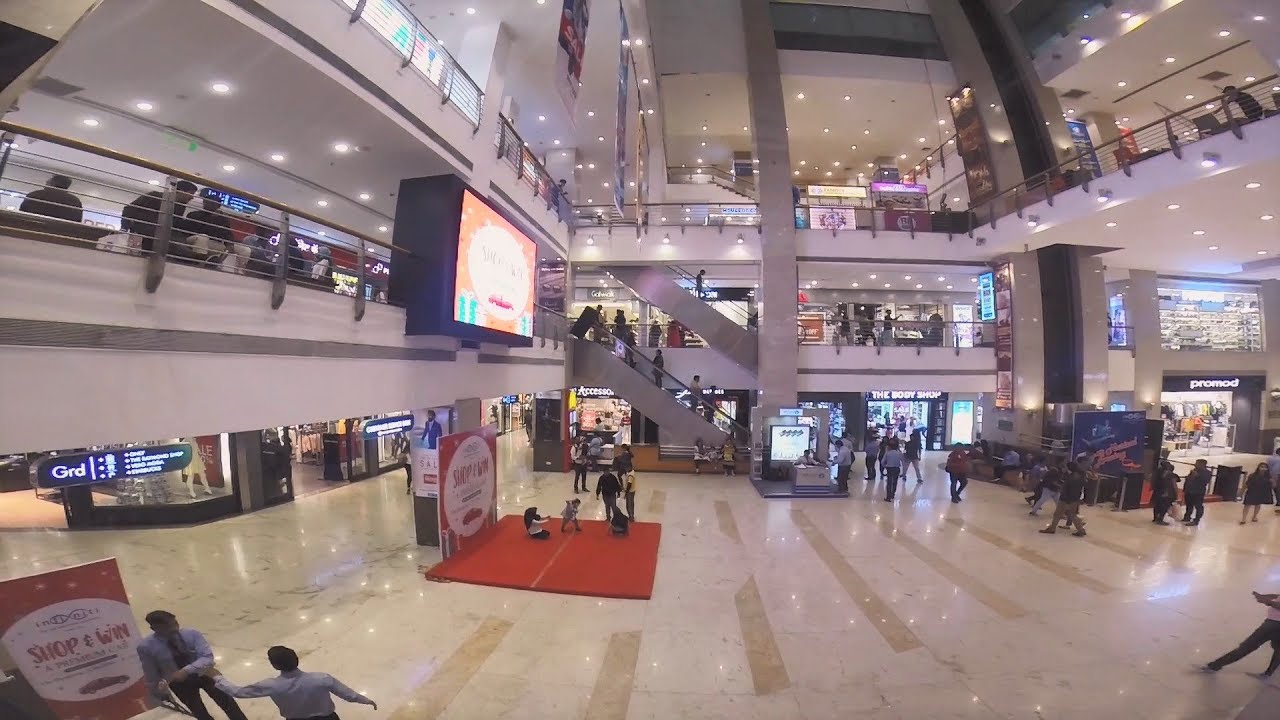 A Tour Of Mumbai's Infiniti Mall - YouTube