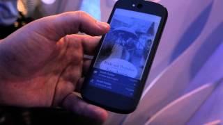 [MWC 2014] Hands-On With The Dual-Display YotaPhone 2