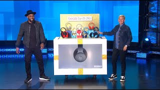 Ellen Gives Amazing Gifts to Deserving Frontline Workers!